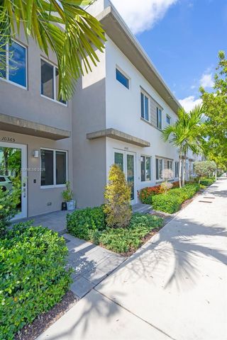 10365 NW 66th St, Doral, FL 33178