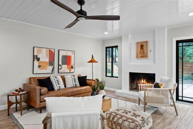 7906 Wycombe-A DR, Austin, TX 78749