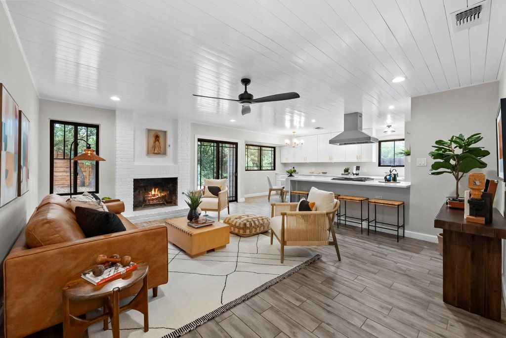 7906 Wycombe-A DR, Austin, TX 78749