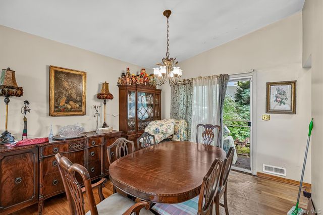 69 Stonewall Circle, White Plains, NY 10607