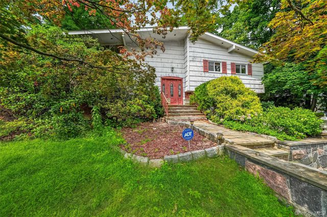69 Stonewall Circle, White Plains, NY 10607