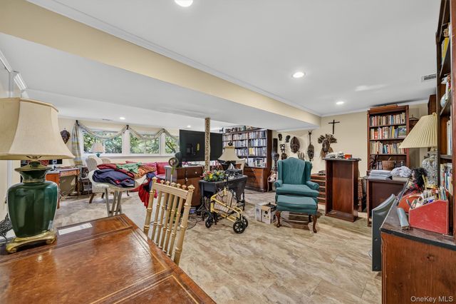 69 Stonewall Circle, White Plains, NY 10607
