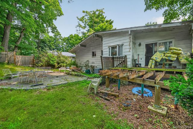 69 Stonewall Circle, White Plains, NY 10607