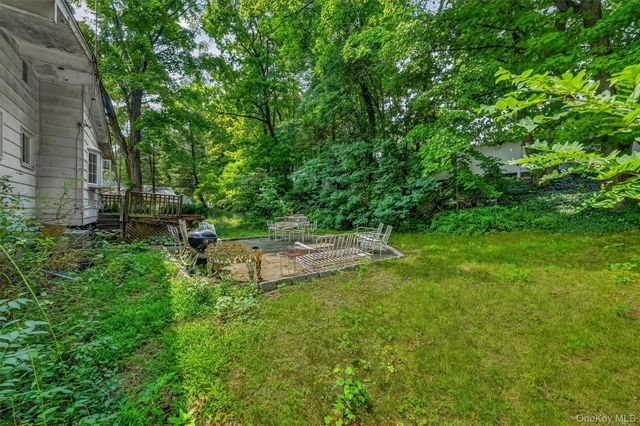 69 Stonewall Circle, White Plains, NY 10607