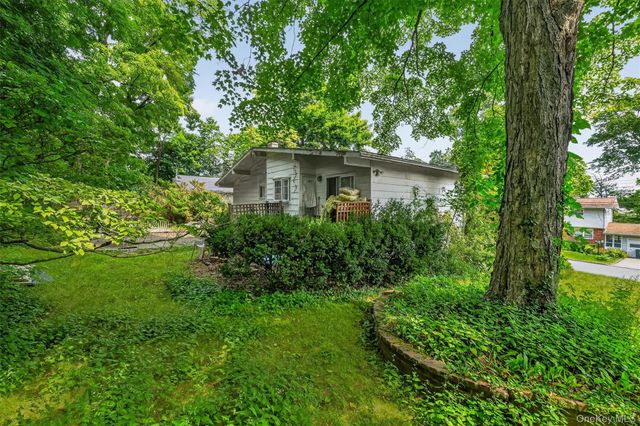 69 Stonewall Circle, White Plains, NY 10607