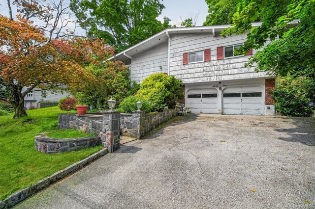 69 Stonewall Circle, White Plains, NY 10607