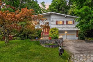 69 Stonewall Circle, White Plains, NY 10607