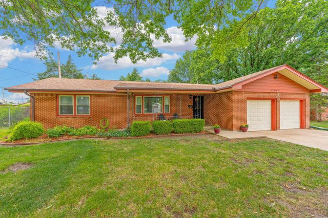 735 N Chickadee, Wichita, KS 67212