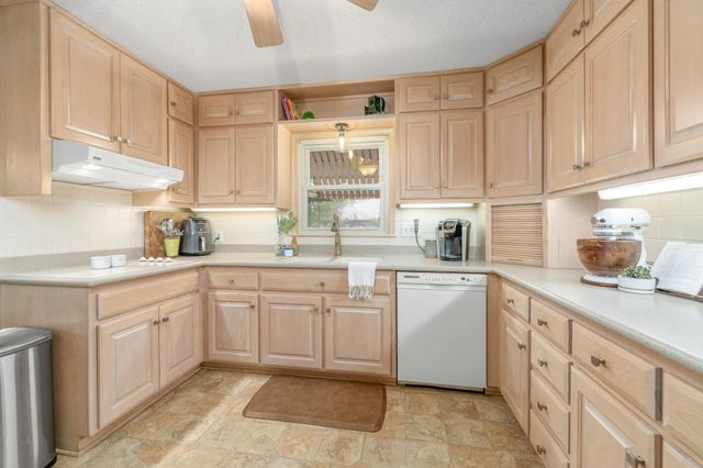 735 N Chickadee, Wichita, KS 67212
