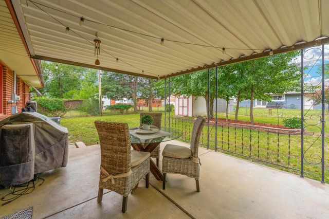 735 N Chickadee, Wichita, KS 67212