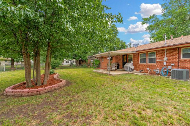 735 N Chickadee, Wichita, KS 67212