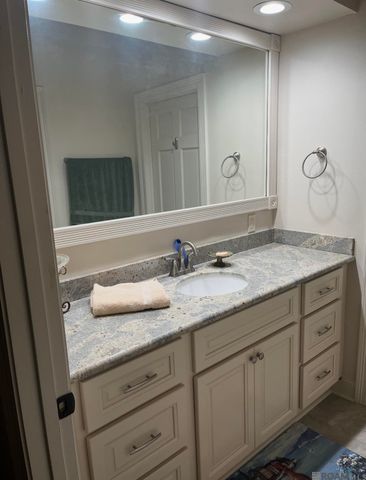 12931 Deerpath Way, Baton Rouge, LA 70816