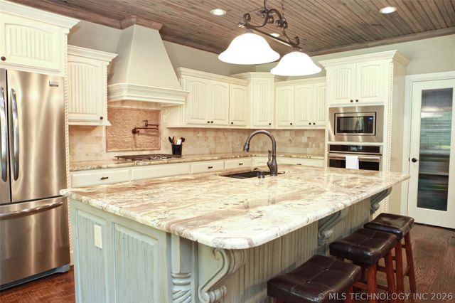 10809 S Redbud Place, Jenks, OK 74037