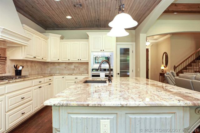 10809 S Redbud Place, Jenks, OK 74037