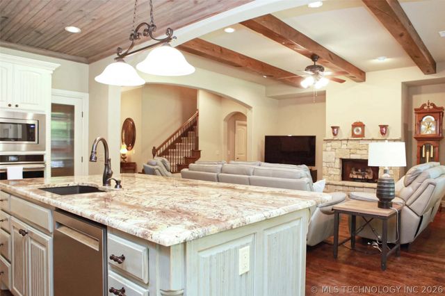 10809 S Redbud Place, Jenks, OK 74037