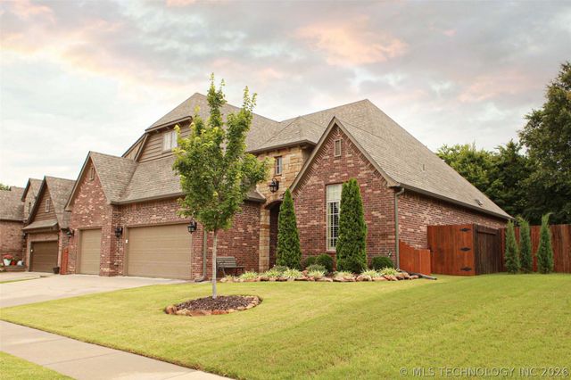 10809 S Redbud Place, Jenks, OK 74037