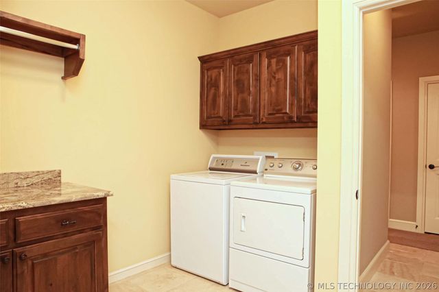 10809 S Redbud Place, Jenks, OK 74037