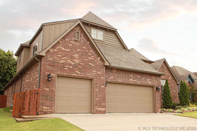 10809 S Redbud Place, Jenks, OK 74037