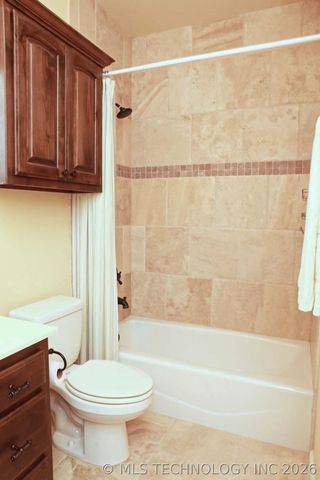 10809 S Redbud Place, Jenks, OK 74037