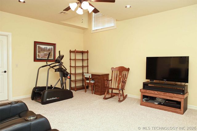 10809 S Redbud Place, Jenks, OK 74037