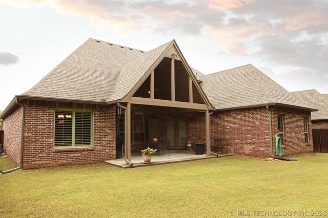 10809 S Redbud Place, Jenks, OK 74037
