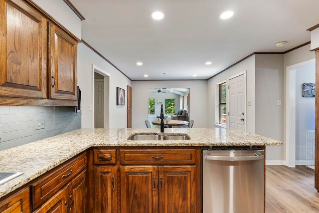 22 Dove Creek Circle, North Little Rock, AR 72116