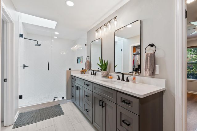 22 Dove Creek Circle, North Little Rock, AR 72116