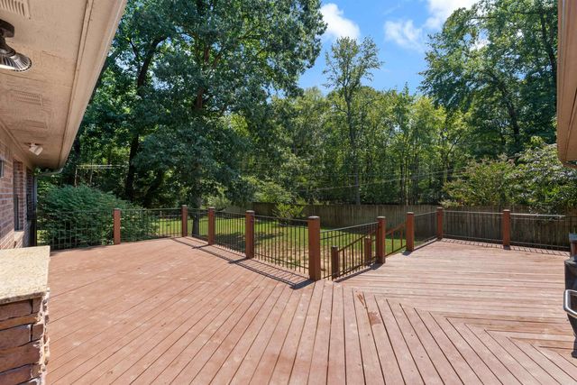 22 Dove Creek Circle, North Little Rock, AR 72116