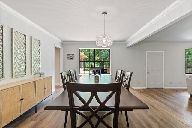 22 Dove Creek Circle, North Little Rock, AR 72116