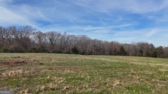 2 Far A Way Road, Elberton, GA 30635