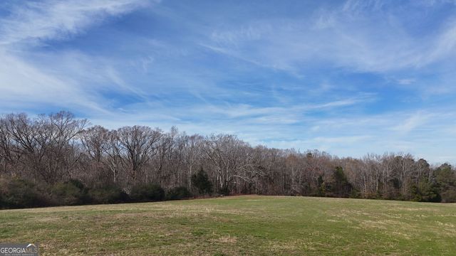 2 Far A Way Road, Elberton, GA 30635