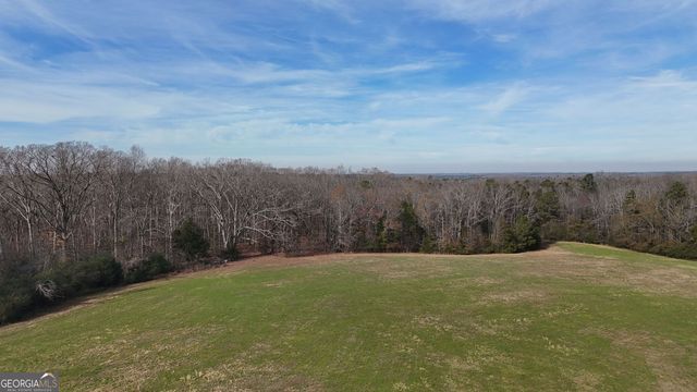 2 Far A Way Road, Elberton, GA 30635