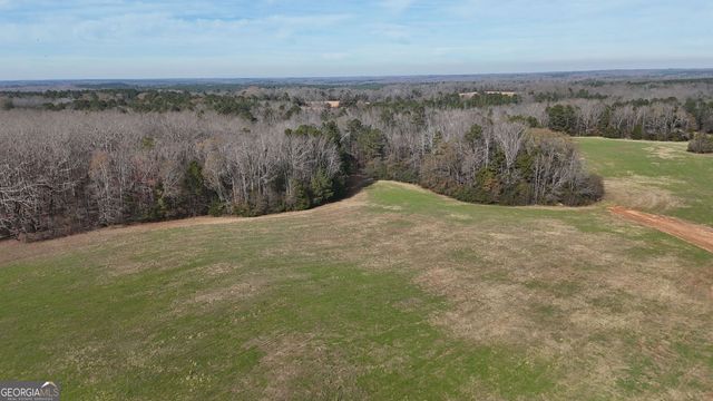 2 Far A Way Road, Elberton, GA 30635