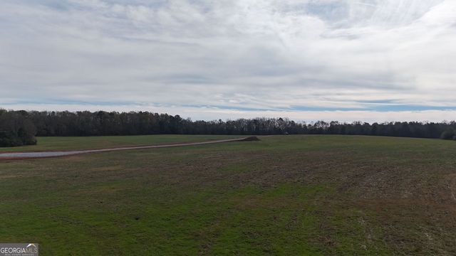 2 Far A Way Road, Elberton, GA 30635