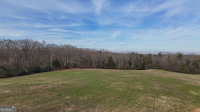 2 Far A Way Road, Elberton, GA 30635