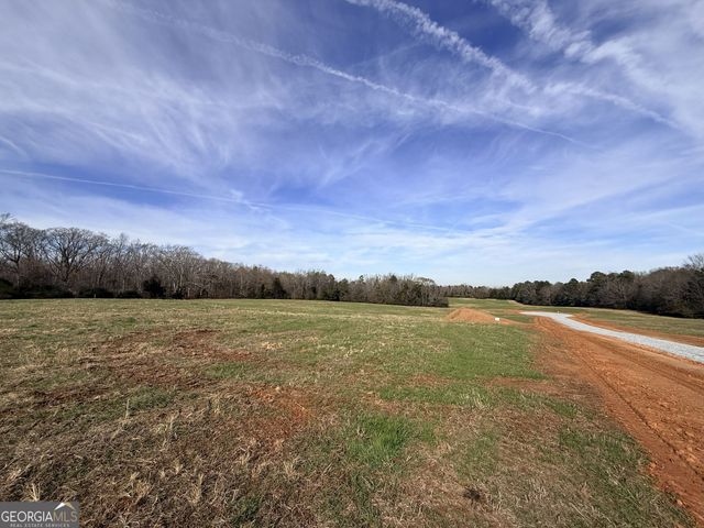 2 Far A Way Road, Elberton, GA 30635