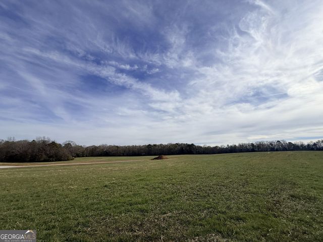 2 Far A Way Road, Elberton, GA 30635