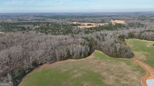 2 Far A Way Road, Elberton, GA 30635