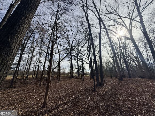 2 Far A Way Road, Elberton, GA 30635