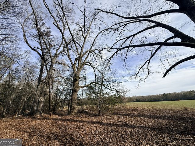 2 Far A Way Road, Elberton, GA 30635