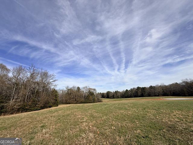 2 Far A Way Road, Elberton, GA 30635