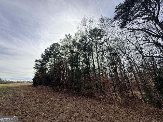 2 Far A Way Road, Elberton, GA 30635