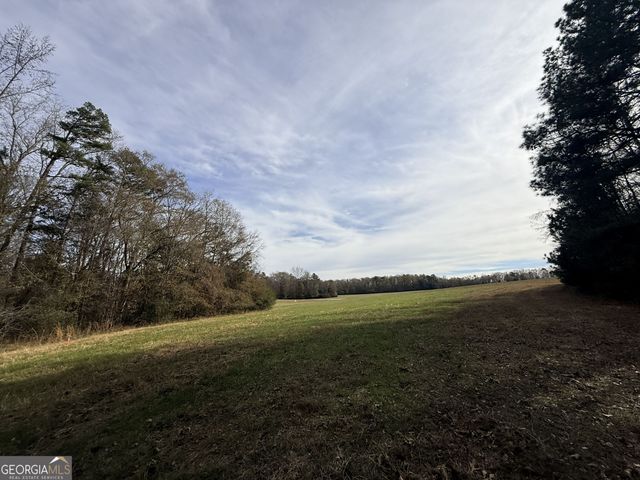 2 Far A Way Road, Elberton, GA 30635