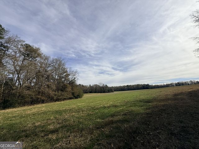 2 Far A Way Road, Elberton, GA 30635