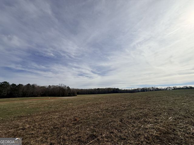 2 Far A Way Road, Elberton, GA 30635