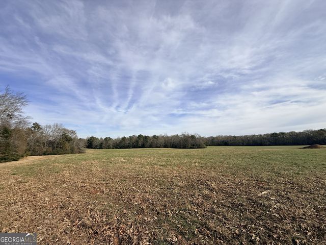 2 Far A Way Road, Elberton, GA 30635