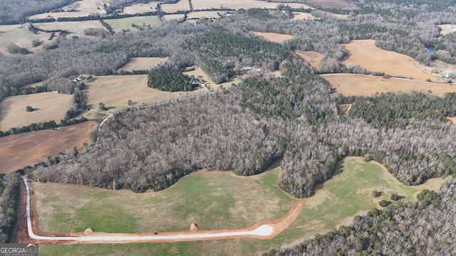 2 Far A Way Road, Elberton, GA 30635