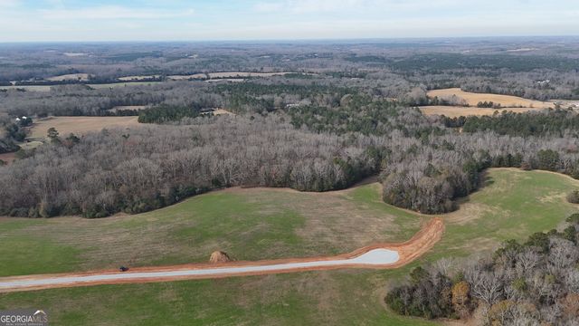 2 Far A Way Road, Elberton, GA 30635