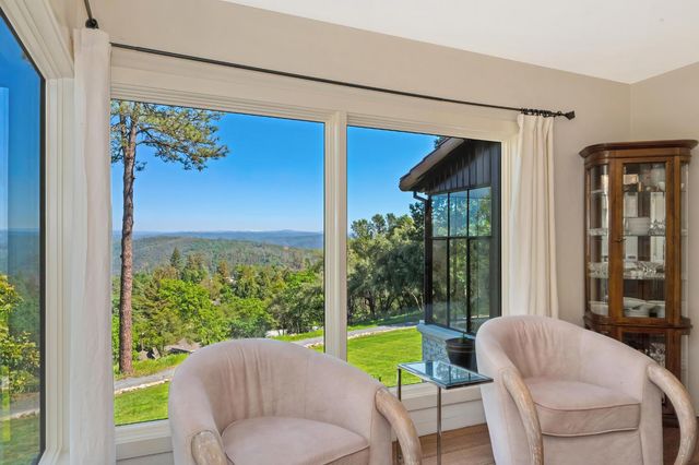 363 Rio Vista Dr, Auburn, CA 95603