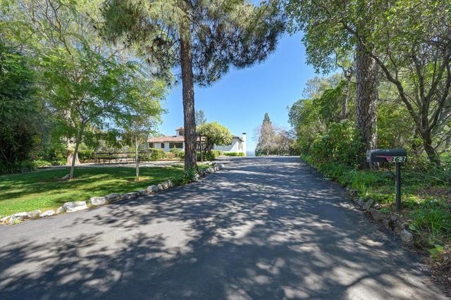 363 Rio Vista Dr, Auburn, CA 95603